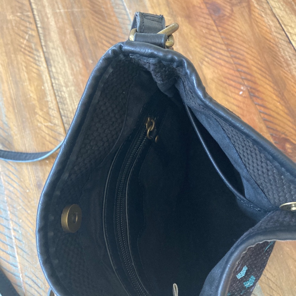 Women’s Lucky Brand Bucket Crossbody Bag Embroidered - Picture 4 of 8